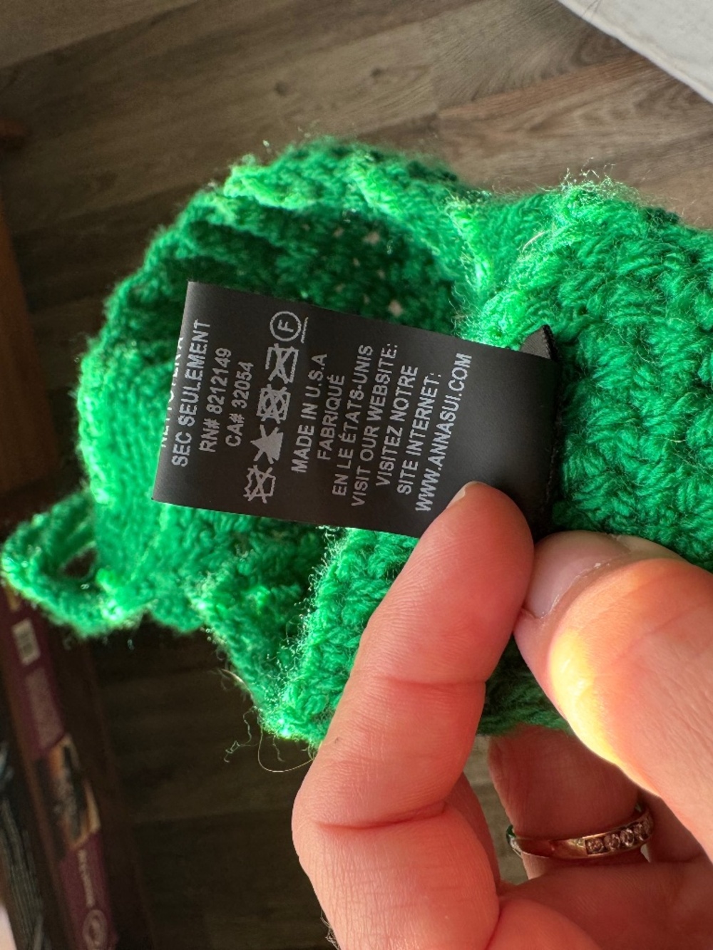 💚 Anna Sui Chunky Knit Earflap Hat
